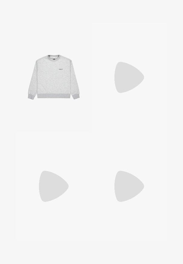Grå sweatshirt med rund hals og ribbede manchetter, med "ELEMENT CO. SINCE 1992" logo trykt på brystområdet.; VIDEAJEANS i falmet sort denim med høj talje, der har fem lomme design og kontrasterende syning for tekstur.; Sort læderankelstøvle med en rundet tå, der har to sølvspænder, en robust sål og en trækflig bagpå.; Sort skuldertaske i struktureret læder med buet toplynlås og enkelt justerbar rem mod ensfarvet baggrund.