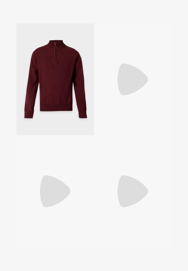 Jersey de punto burdeos de manga larga con cuello alto acanalado y cremallera corta en la parte frontal. Puños y dobladillo acanalados.; Polo de manga corta de color rojo oscuro con tres botones negros y pequeño logo bordado en el pecho izquierdo, mostrado sobre fondo en blanco.; Pantalones formales negros con trabillas para cinturón, botón frontal y cierre de cremallera, mostrados sobre fondo blanco.; Mocasines de piel negra con una suela de goma texturizada y baja, y un diseño de costura en la parte superior. Presenta una punta redondeada y mínimas ornamentaciones.