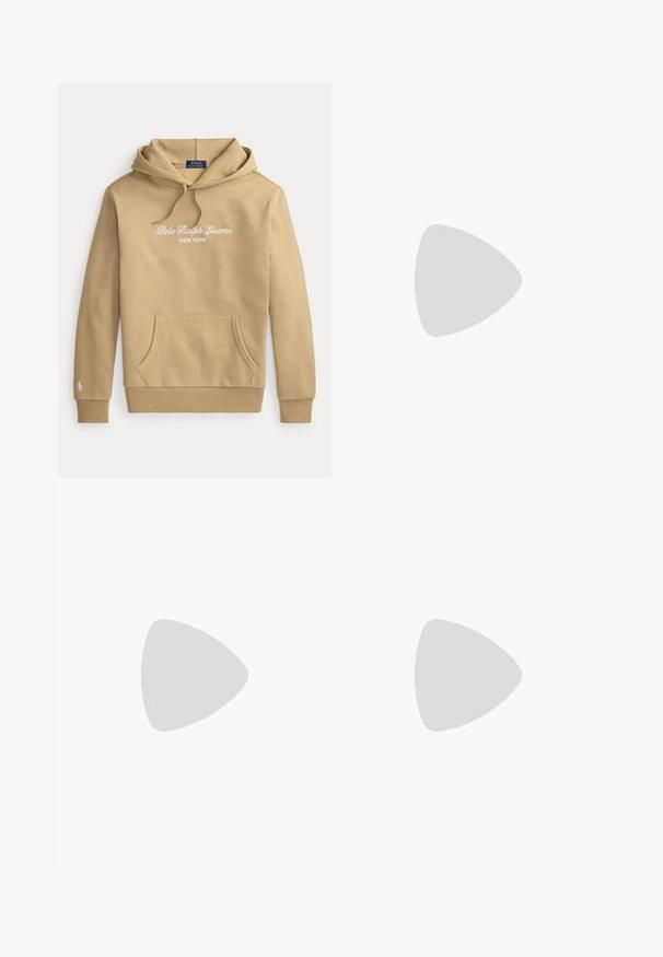 Beež Polo Ralph Lauren kapuutsiga dressipluus ees tasku, kapuutsi nöör ja valge tikandiga logotekst rinnal ja varrukal.; Kreemi värvi puuvillane T-särk, millel on ümar kaelus ja lühikesed varrukad. Esitleb vasakul rinnal väikest sinist tikandiga logo.; Beezid jooksupüksid tõmbluku pihta, küljetaskud, ribilised mansetid ja väike valge logo paremal reitel.; Inimene, kes kannab beeže paeltega tossusid musta logoga, oliivrohelisi sokke ja musti pükse elastsete mansettidega, seisab neutraalsel põrandal.