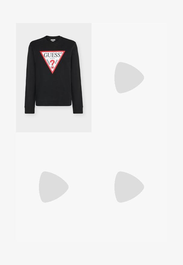 Sort sweatshirt med lange ærmer med stort rødt og hvidt trekantet GUESS-logo med et rødt spørgsmålstegn og teksten "WASHED JEANS U.S.A." centreret på brystet.; Beige kortærmet T-shirt med rund hals og subtile horisontale teksturerede striber på en ensfarvet baggrund.; Sorte joggingbukser lavet af blødt stof, med elastisk talje og justerbar snor, samt manchetter ved bunden.; Sorte læder loafers med rund tå, syet detaljer og en flad gummisål. Har en bred rem over vristen.