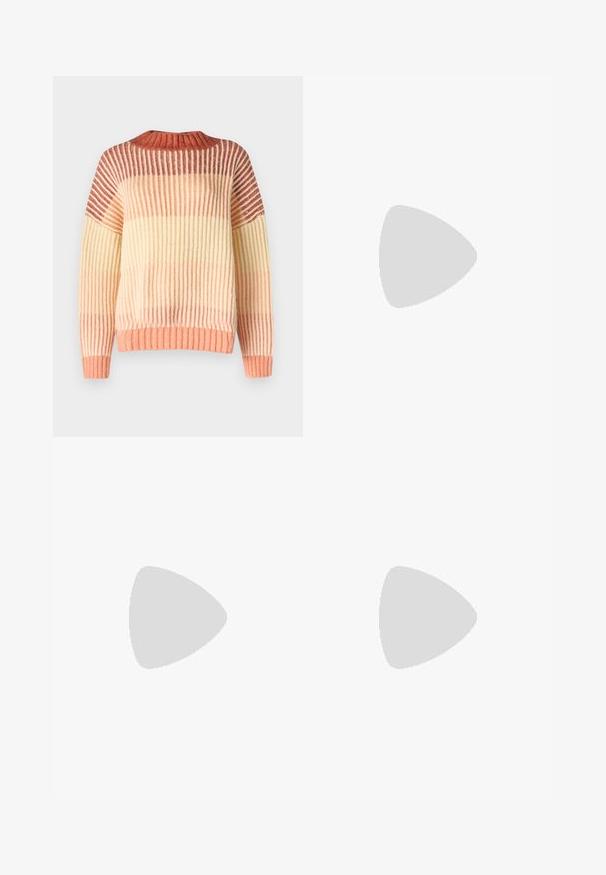 Rip Curl SOLEIL  - Pullover - burnt red; T-shirt en coton blanc à coupe décontractée, avec un logo coloré de Billabong représentant des palmiers et l'année "1973" brodé sur la poitrine gauche.; Pantalons larges blancs en tissu texturé et froissé. Dotés d'une taille élastique et de poches latérales pour plus de commodité.; Baskets en cuir blanc avec des rayures et des accents rouges. Dotées d'une semelle extérieure en gomme texturée et d'un col rembourré. Portées avec un jean en denim bleu clair.