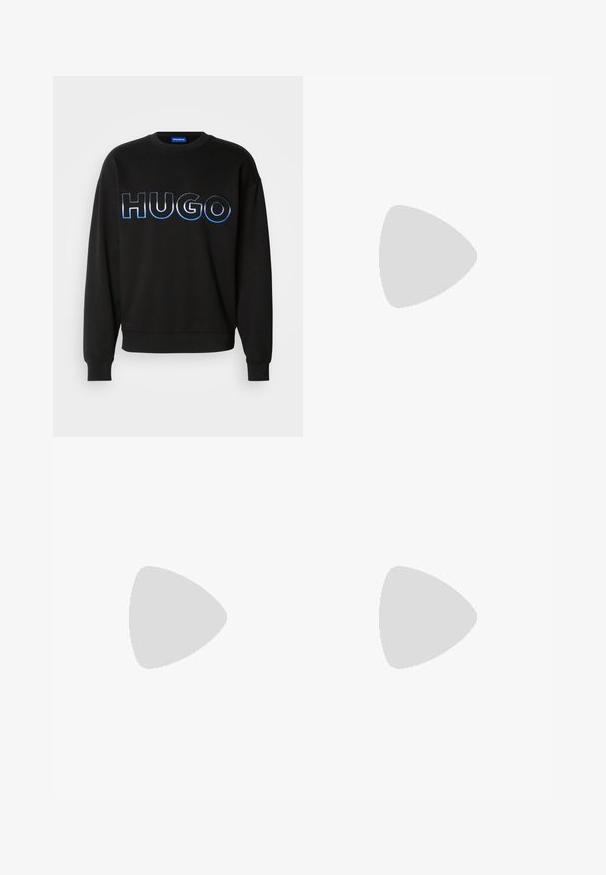 Sudadera negra que presenta un gran logo "HUGO" en bordado de degradado azul. Cuello redondo, puños y dobladillo acanalados. Fabricada con una tela suave.; Camiseta de algodón blanca de mangas cortas, con un escote redondo y pequeño logo negro "HUGO" en el lado izquierdo del pecho. Presenta una etiqueta en el cuello interior de color rojo.; Pantalones jogger negros con cintura elástica y puños en los tobillos, que cuentan con una pequeña cremallera lateral y un sutil logo de la marca en la pierna derecha.; Zapatilla negra de piel suave, con suela texturizada en gris, punta redonda y cordones negros. Presenta un pequeño logo rojo "HUGO".