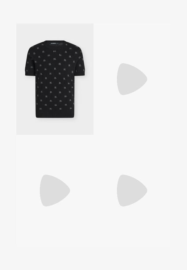 T-shirt en maille noir à manches courtes avec petits motifs répétés gris du logo "KL" et col, poignets et ourlet côtelés.; Chemise noire à manches courtes boutonnée avec une broderie florale subtile et une étiquette rouge HUGO à l'intérieur du col.; Shorts noirs sur mesure longueur genou avec passants pour ceinture et plis à l'avant, posés à plat sur un fond gris clair.; Chaussure en cuir noir avec lacets, semelle épaisse et languette au talon, vue de côté sur fond clair uni.
