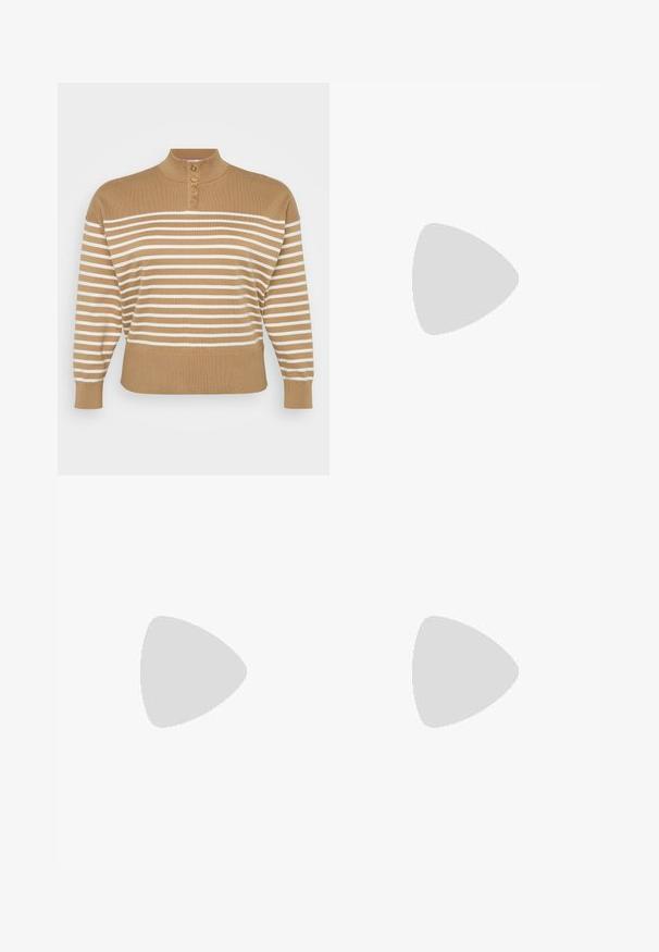Brauner Rippstrickpullover mit weißen horizontalen Streifen, hohem Kragen, vier goldenen Knöpfen am Kragen und enganliegenden Bündchen.; Dunkelblaue Denim-Jeans im geraden Schnitt, mit Fünf-Taschen-Design, sichtbaren Nähten und einem Metallknopfverschluss am Bund.; Weiße und beige Sneakers aus Leder und Wildleder, mit runder Zehenkappe, Schnürsystem und strukturierter Gummisohle mit dekorativen seitlichen Streifen.; Edelstahl-Ohrringe in Goldfarbe mit runden Holzakzenten, die eine glatte Textur und ein minimalistisches Design aufweisen. Die Silhouette betont die Einfachheit.