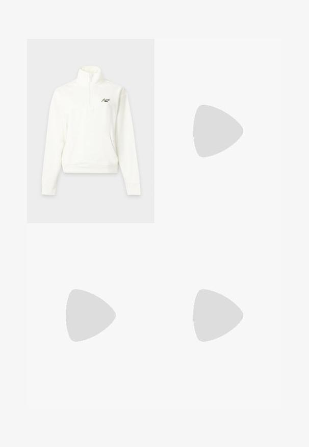 Hvid quarter-zip pullover med høj krave, lange ærmer, forlommer og lille broderet logo på venstre bryst.; Lyseblå kortærmet T-shirt med V-hals og en lille grøn krokodille-logo på venstre bryst, vist på en ensfarvet baggrund.; Mørkeblå, brede bukser lavet af et blødt materiale. Har en elastisk talje med snor og metalaccent ved kanten.; Hvide atletiske sko med mesh-overdel, tekstureret design og polstret krave. Har grønt logo på siden og polstret sål for komfort.