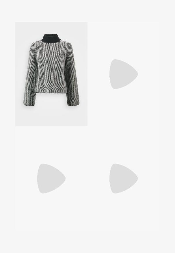 Gebreide trui met een zwarte hoge hals, voorzien van een visgraatpatroon in zwart en wit. Korte pasvorm met lange mouwen.; Noisy May NMKARLIE  A-SHAPE TWILL - Minirok - black; Zwarte leren kniehoge laarzen met een vierkante teen en een blokhak. Heeft een ritssluiting aan de zijkant en een gladde textuur.; Zwart-witte slangenprint schoudertas met een afgeronde vorm, een gladde textuur en een ronde strap. Voorzien van een zilveren hardwareaccent.