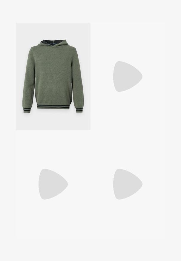 OLYMP Level Five HOODIE - Pullover - grey green; Chemise grise à manches longues avec boutonnière, motif à fines mailles blanches et col, avec logo BOSS brodé sur la poitrine gauche.; Pantalon gris clair avec une coupe droite, fabriqué dans un tissu lisse, doté d'une fermeture à bouton à l'avant et de poches latérales.; Mocassin homme en cuir noir avec couture moc toe, bride penny, col texturé et petit talon empilé sur fond blanc.