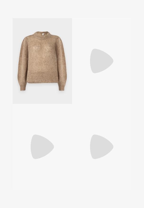 Beige strikket sweater med en ribbet rund halsudskæring og lange ballonsleeves. Stoffet har en blød, tekstureret finish.; Marineblå fløjl mini nederdel med en let A-form, der har knaplukning foran og to forlommer. Glat tekstur med synlige ribber.; Sort laklæder Mary Jane-flad sko med to udskæringer og en guldbuckelrem på hvid baggrund.; Sort skuldertaske i glat læder med en bred, enkelt strop og et afslappet, minimalistisk design mod en ensfarvet baggrund.