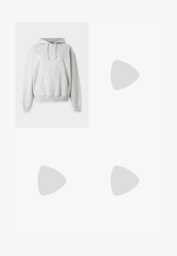 Sweat à capuche gris clair avec poche kangourou, capuche à cordon réglable et poignets et ourlet côtelés.; Leggings noirs en tissu doux et extensible. Ils ont une coupe ajustée avec une taille élastique et une texture lisse et mate.; Baskets montantes en toile noire avec semelle en caoutchouc blanche et lacets blancs, vues de côté sur un fond blanc.; Even&Odd Lunettes de soleil - black