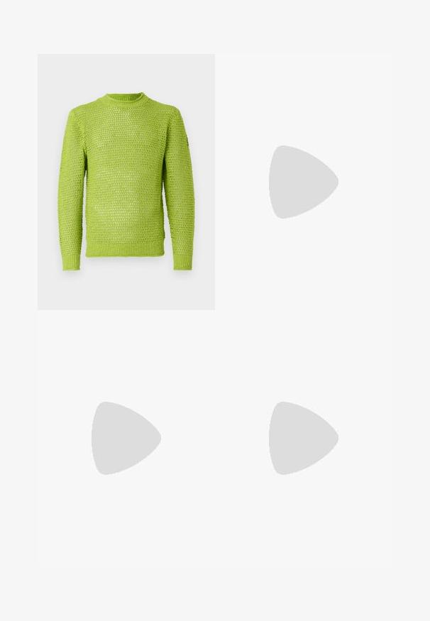 Neulepaita kirkkaan limevihreänä; siinä on löysä kudonta, pyöreä pääntie ja resorikujat sekä helma. Koko pinnassa on teksturoitu kuvio.; Jack & Jones JCOHELVETICA PARACHUTE OVERSHIRT - Vapaa-ajan kauluspaita - black; Musta farkku suorat lahkeet, joissa on korkea vyötärö, viisi taskua ja metallinappisuljenta. Kankaan pinta on sileä ja siinä on kevyt kiilto.; Mustat urheilukengät, joissa näkyvä ilmavaimennuksella varustettu välipohja kelluu vaaleanpunaisen kiven pinnan yläpuolella harmaan kiviseinän taustalla.