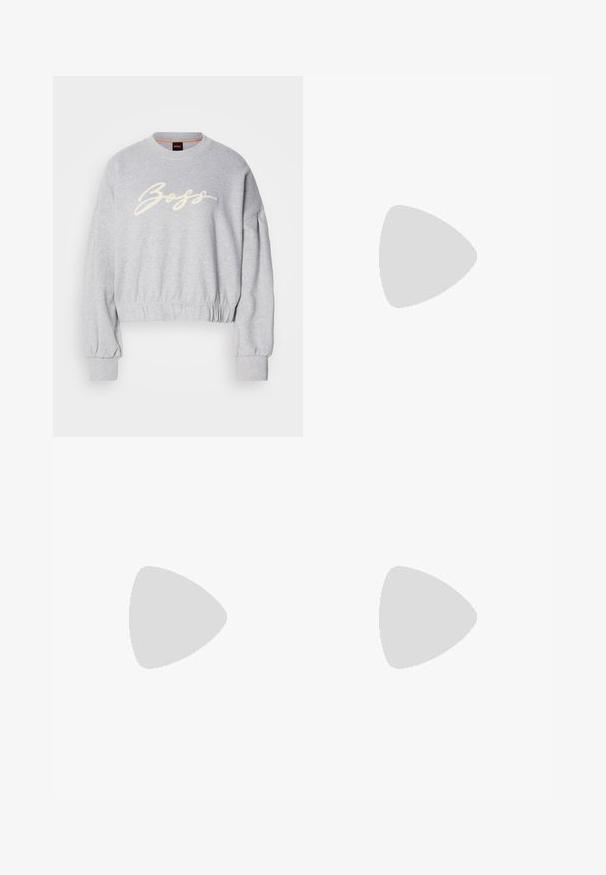 Grå cropped sweatshirt lavet af blødt stof, med et hvidt broderet "Boss" logo på fronten og elastiske manchetter ved ærmerne og kanten.; Hvid skjorte med knapper lavet af bomuld, med klassisk krave, lange ærmer, en brystlomme og en glat, sprød tekstur.; Beige vidde jeans med høj talje, forlommer og kontrasterende syninger, udstyret med en knaplukning og en glat bomuldsstruktur.; Hvide sneakers med en glat læderoverdel, har en tan- og sort læderhælbrik, runde snørebånd og en kraftig beige gummisål. Guld logo detaljer.