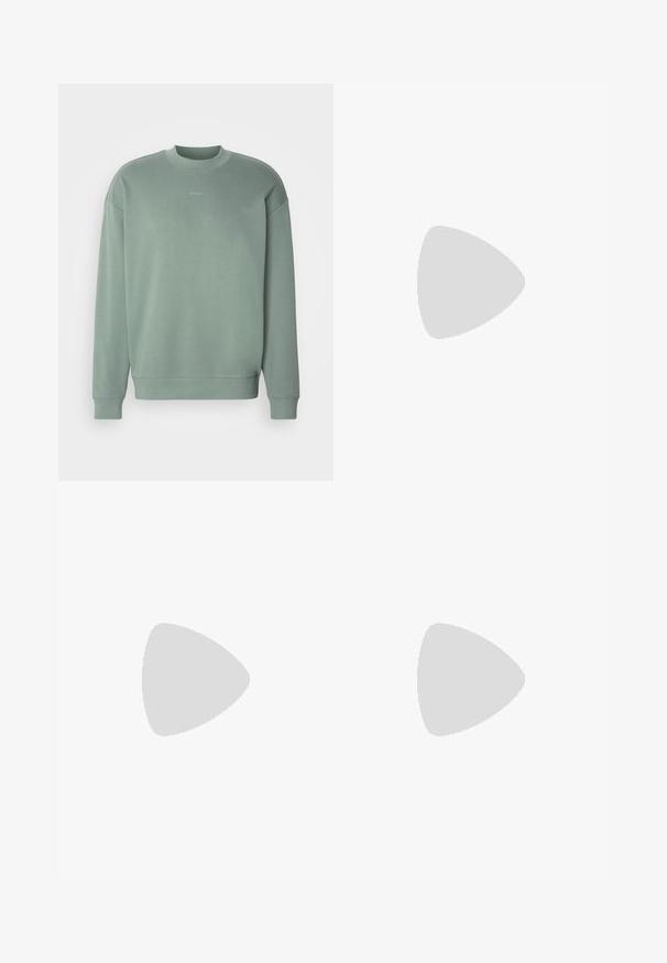 Sweat-shirt vert menthe avec un col ras du cou, épaules abaissées, poignets côtelés et un logo "HUGO" subtil centré sur la poitrine. Texture douce.; Jean en denim noir taille haute avec fermeture à bouton et à glissière, poches avant et arrière, et coupe droite.; Baskets de couleur crème avec une texture lisse, dotées d'accents et de marquage noirs. Design classique à lacets avec un bout rond et une semelle en caoutchouc.; Sac bandoulière noir en tissu texturé, avec un logo sur le devant, fermeture éclair et une bandoulière réglable. Finitions en cuir lisse.