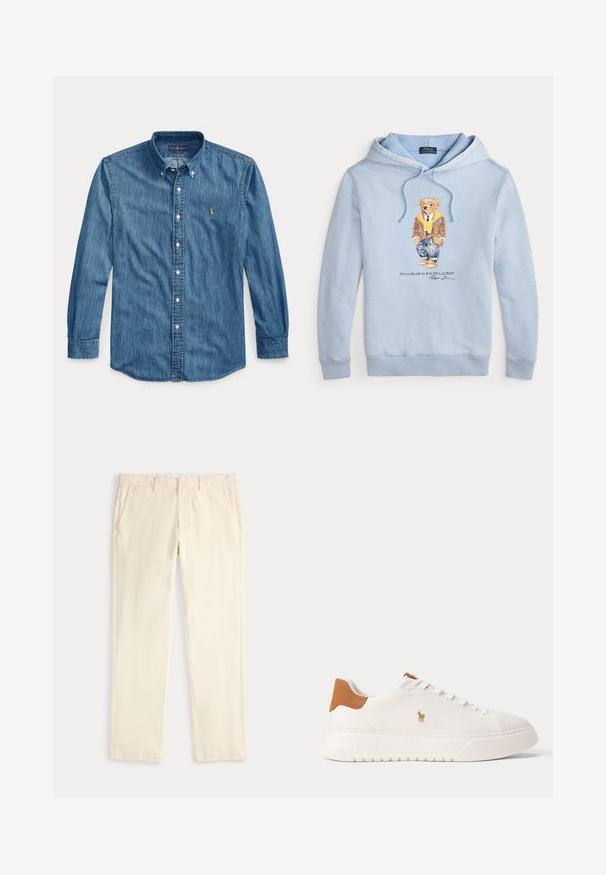 Helehelesinine kapuutsiga sulejope, millel on prillidega karu, kollane sall, pruun jakk, teksad ja tossud ning allpool tekst "Polo Bear by Ralph Lauren".; Sinine teksast pikkade varrukatega nööbitav särk kraega ja väike tikitud logo vasakul rinnal nööpide kõrval.; Kreemikas sirge jalaosaga püksid vöö aasade ja küljetaskutega, esitatud tasaselt heledal taustal.; Valged madala säärega tossud, pruun kannaosa, valged paelad ja väike tikandiga polo mängija logo külje peal paksu taldmiku kohal.