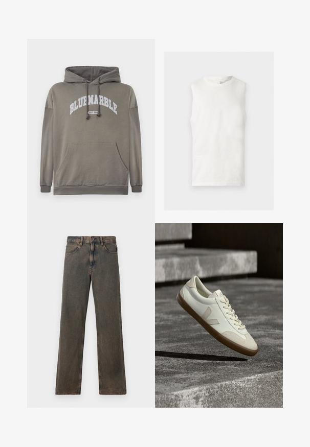 Ελιά καφετί hoodie με μπροστινή τσέπη, κουκούλα με κορδόνι και λευκό γραφικό "BLUEMARBLE EST. 2015". Διαθέτει ριμπ μανσέτες και στρίφωμα.; Άσπρη αμάνικη μπλούζα με στρογγυλή λαιμόκοψη και μικρό λογότυπο GAP στο εσωτερικό πίσω μέρος του γιακά, σε επίπεδη διάταξη σε φωτεινό φόντο.; Καφέ ξεπλυμένα τζιν ίσιας γραμμής με μπροστινές τσέπες, κλείσιμο με κουμπί και θηλιές ζώνης, που παρουσιάζονται σε λευκό φόντο.; Λευκά δερμάτινα αθλητικά παπούτσια με καφέ καουτσούκ σόλα, επίπεδα κορδόνια και V-σχήμα διακοσμητικό στη πλευρά. Διαθέτουν ομαλή επιφάνεια και ελάχιστες ραφές.