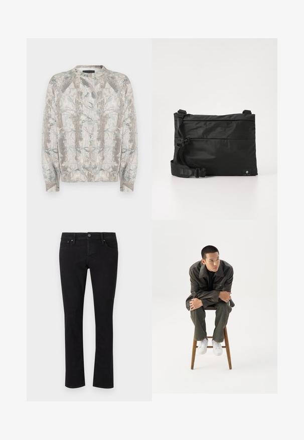 Sweater med rund hals, med en lys grå base og et naturinspireret print af træer og blade i afdæmpede grønne og brune nuancer.; Sorte denimjeans med lige snit, fem-lomme design, metalknaplukning og minimal syning. Glat tekstur hele vejen igennem.; Ung mand i mørk læderjakke og jeans sidder på en træskammel, læner sig fremad med armene krydset og kigger til siden mod hvid baggrund.; Sort nylon messenger-taske med justerbar rem, fladt design og et sideetiket med et logo. Glat tekstur og minimalistisk stil.