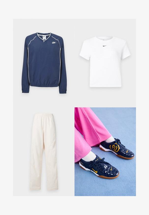 Μακρυμάνικο μπλουζάκι Nike σε ναυτικό μπλε με V-λαιμόκοψη, λευκές ρίγες στα ραφές και ελαστικές μανσέτες και τελείωμα. Διαθέτει λογότυπο στο αριστερό μέρος του στήθους.; Λευκό κοντομάνικο cropped T-shirt της Nike με μικρό μαύρο λογότυπο Nike Swoosh στο κέντρο κάτω από τη λαιμόκοψη.; Φαρδιά κρεμ παντελόνια με ελαστική μέση και ίσια γραμμή, παρουσιάζονται σε απλό λευκό φόντο.; Ναυτικά συνθετικά αθλητικά παπούτσια με πορτοκαλί λεπτομέρειες, με υφή στο επάνω μέρος, λευκή σόλα και μαύρα κορδόνια. Συνδυασμένα με ροζ φαρδιά παντελόνια.