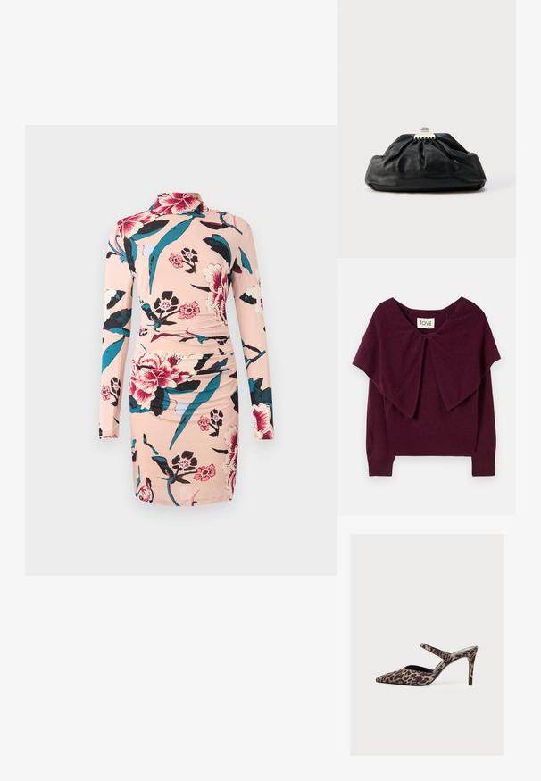 Bordeaux sweater med en draperet, bred krave, ribbede manchetter og kant. Har en sløjfedetalje ved halsen. Lavet af et blødt, tekstureret materiale.; Diane von Furstenberg AMY DRESS - Hverdagskjole - light pink; Højhælet mule med spids tå, leopardmønster og en enkelt tynd rem over fodens top.; Sort læderclutch med en samlet tekstur, metal lukning og diskret præget logo på forsiden. Rundet form.