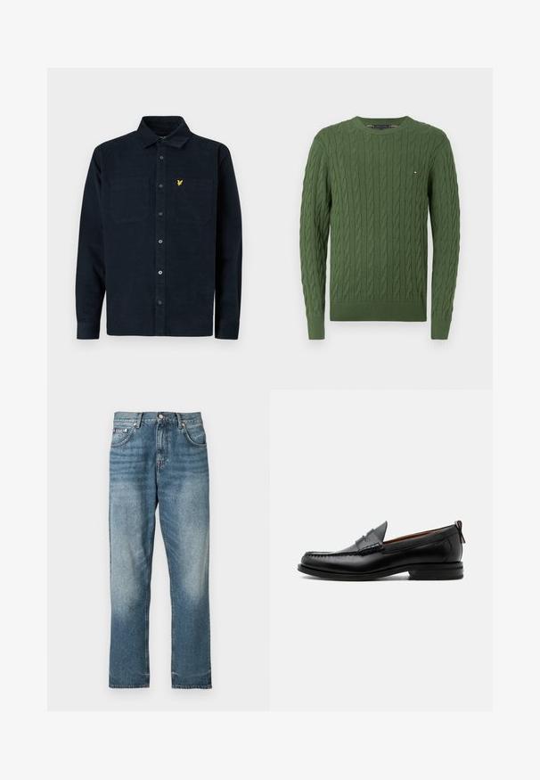 Groene gebreide trui met een kabelpatroon, ronde halslijn en ribgebreide boorden en onderkant. Klein logo op de borst.; Donkerblauwe corduroy shirt met een knoopsluiting, twee borstzakken en een klein geel logo op de linkse zak.; Blauwe high-waisted straight-leg denim jeans met een knoopsluiting aan de voorkant en zakken, met een lichte vervaging op de dijen en knieën.; Zwarte leren herensloffen met moc toe stiksel, pennyriem, gestructureerde kraag en lage gestapelde hak op witte achtergrond.