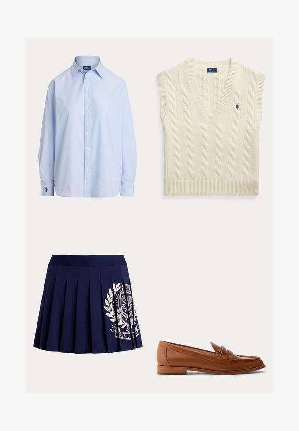 Krémová bezrukávová sveterová vesta s vrkočovým vzorom, výstrihom do V a malým tmavomodrým logom Polo Ralph Lauren na hrudi.; Svetlomodrá košeľa s dlhým rukávom s gombíkmi, so špicatým golierom a vyšitým logom na ľavom manžete, zobrazená na bielom pozadí.; Tmavomodrá plisovaná sukňa so širokým pásom a bielym tenisovým erbom na spodnej pravej strane.; Hnedý kožený mokasín s nízkym dreveným podpätkom, klasickým pásikom na mincu a prešitými detailmi pozdĺž špičky a strán.