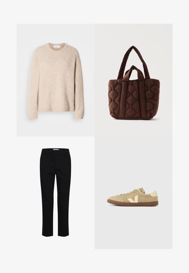 Beige Strickpullover mit Rundhalsausschnitt, langen Ärmeln und geripptem Saum. Weicher, strukturierter Stoff mit lässiger Passform.; Schwarze Baumwollhose mit geradem Schnitt. Verfügt über fünf Taschen und einen vorderen Knopfverschluss. Glatte Textur, minimale Nähdetails.; Hellbrauner Wildleder-Sneaker mit cremefarbenem "V"-Logo an der Seite und brauner Gummisohle, aus der linken Seitenansicht vor weißem Hintergrund gezeigt.; Braune gesteppt Stofftasche mit zwei langen und zwei kurzen Griffen, mit wellenförmigem Steppmuster und rechteckiger Form.