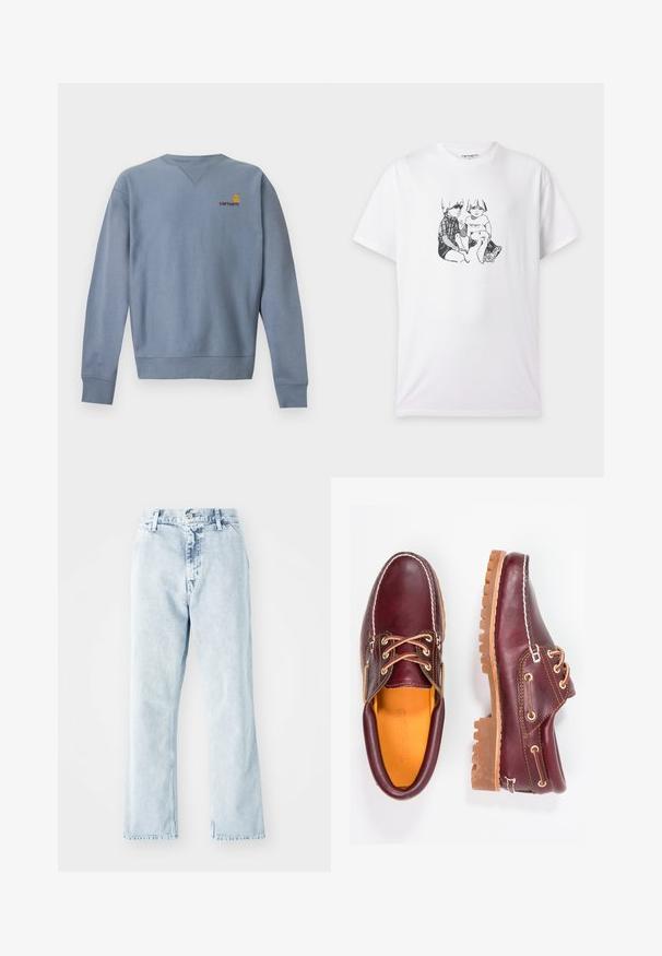 Svetlomodrá mikina s dlhým rukávom a okrúhlym výstrihom, s rebrovanými manžetami a spodným lemom, s malým žlto-červeným logom Carhartt na ľavej strane hrudníka.; Biele tričko s čierno-bielou skicou dvoch sediacich detí, jedno má kockovanú košeľu a druhé tričko s logom Carhartt.; Svetlomodré denim džiny so strihom s rovnými nohavicami, vysokým pásom, piatimi vreckami a zapínaním na gombík. S blednutou textúrou po celom povrchu.; Bordové kožené topánky s hnedými gumovými podrážkami, okrúhlou špičkou, bielym prešívaním a zlatými kovaniami. Interiér má žlté podšívku.