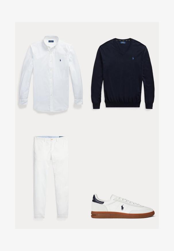 Tmavomodrý sveter s dlhými rukávmi a výstrihom do V s malým svetlomodrým vyšívaným logom Polo Ralph Lauren na ľavej strane hrudníka.; Biela košeľa s dlhým rukávom, gombíkmi a golierom, vyšívané logo Polo Ralph Lauren na ľavej strane hrude.; Biele bavlnené chino nohavice s úzkym strihom, so zlatým jedným gombíkom na zapínanie a svetlomodrým vnútorným pásom. Hladká textúra bez vzorov.; Biela nízka teniska s hnedou podrážkou, čiernym záplatou na päte, vyšitým logom hráča póla a bielymi šnúrkami.