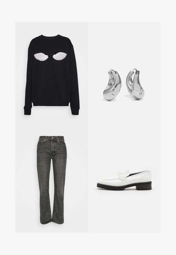 Christopher Kane THE GOODBYE - Sweatshirt - black; Schwarze hochtaillierte Jeans mit geradem Bein. Merkmale das klassische Fünf-Taschen-Design und silberne Hardware. Strukturierter Denim-Stoff.; Elleme CHOUCHOU SQUARE LOAFER - Slipper - white; Silberne Creolen mit einer gebogenen, glänzenden Oberfläche und einem nahtlosen Design. Verfügt über einen Scharnierverschluss für sicheren Halt.
