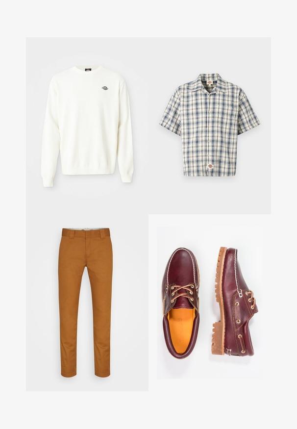 Suéter de punto blanco de manga larga con cuello redondo y pequeño logo negro de Dickies en la parte superior izquierda del pecho.; Camisa de manga corta, abotonada, con patrón de cuadros azul y negro y un bolsillo en el pecho, extendida sobre un fondo blanco.; Pantalones de algodón marrones con corte recto, bolsillos frontales y una textura limpia y suave. Presentan trabillas para cinturón y detalles de costura discretos.; Zapatos de cuero burdeos con suelas de goma marrón, puntera redonda, costuras blancas y ojales dorados. El interior cuenta con un forro amarillo.