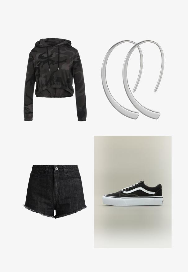 Afskåret hættebluse i sort og mørkegrå camouflagemønster, med snor i hætten og elastisk kant, lavet af blødt stof.; Sorte denim shorts med høj talje, frynset kant, to forlommer og lukning med en enkelt knap foran. Glat tekstur.; Lavtop sort sneaker med hvid side stribe, hvide snørebånd, hvid gummisål og tekstureret tåhætte på neutral baggrund.; Sølvfarvede metal hoops øreringe med en glat, blank overflade og buet halvmåneform, der har et minimalistisk design uden synlige mønstre.