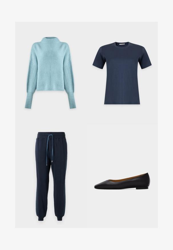 Lichtblauwe gebreide trui met hoge hals, lange afhangende mouwen en geribbelde structuur tegen een effen witte achtergrond.; Effen marineblauw T-shirt met korte mouwen en ronde hals, afgebeeld op een witte achtergrond.; Marineblauwe joggingsbroek met elastische tailleband, voorzakken, blauwe trekkoorden, zijkanten met strepen en ribgebreide boorden bij de enkels.; Zwarte leren puntschoen met lage hak en gladde afwerking, zijaanzicht op een lichtgrijze achtergrond.