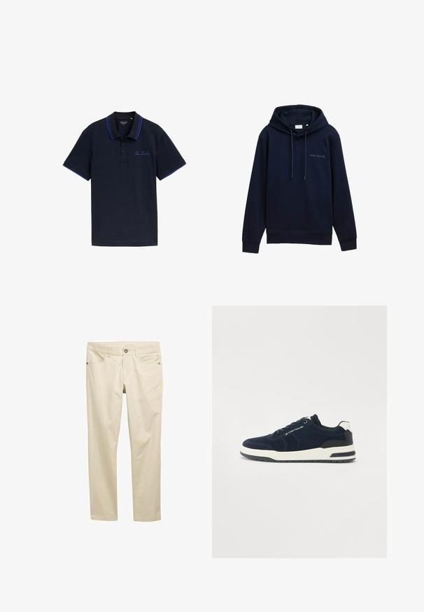 Marineblaue Kapuzenpullover aus weichem Stoff mit geripptem Bund und Saum. Verfügt über ein aufgedrucktes Logo auf der Vorderseite. Verstellbare Kordeln an der Kapuze.; Marineblaues Poloshirt mit einer Zwei-Knopf-Leiste, kontrastierenden blauen Kragen- und Ärmeldetails sowie gesticktem "Tom Tailor"-Logo auf der Brust.; Beige Baumwoll-Chinos mit geradem Bein, ausgestattet mit frontalen Taschen, einem Knopfverschluss und einer glatten Textur.; Marineblaue Stricksneaker mit weißen und marineblauen Akzenten, runder Zehenpartie, gepolsterter Sohle und Schnürverschluss. Texturierte Seitenpaneele sichtbar.