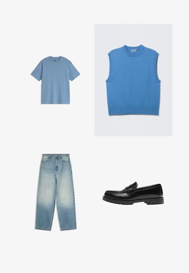 Veste-pull sans manches en tricot bleu avec col rond et bords côtelés, posée à plat sur un fond gris clair.; T-shirt bleu clair à manches courtes et col rond, coupe décontractée, présenté sur un fond blanc.; Jean denim bleu clair à jambes larges avec poches avant, fermeture par bouton, et effet délavé sur les cuisses et les genoux.; Mocassin en cuir noir avec une semelle en caoutchouc épaisse et un détail classique de bride à monnaie, vu de côté extérieur.