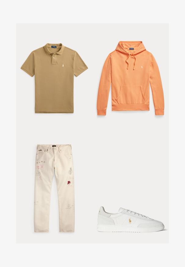 Oranžikasi pikkade varrukatega kapuutsiga dressipluus, ees tasku ja paelad, väikese valge Polo Ralph Laureni logoga rinnal.; Beež lühikeste varrukatega polosärk krae, kahe-nupulise nööbiliistu ja vasakul rinnal väikese valge tikitud logoga.; Beežid püksid ees taskute ja vööaasadega, millel on mõlemal säärel tuhmunud punased ja mustad graafilised prindid ja tekstidisainid.; Valge madala säärega tennisking paeltega, kuldse Polo Ralph Laureni logoga küljel ja tekstureeritud tallaga ühevärvsel taustal.