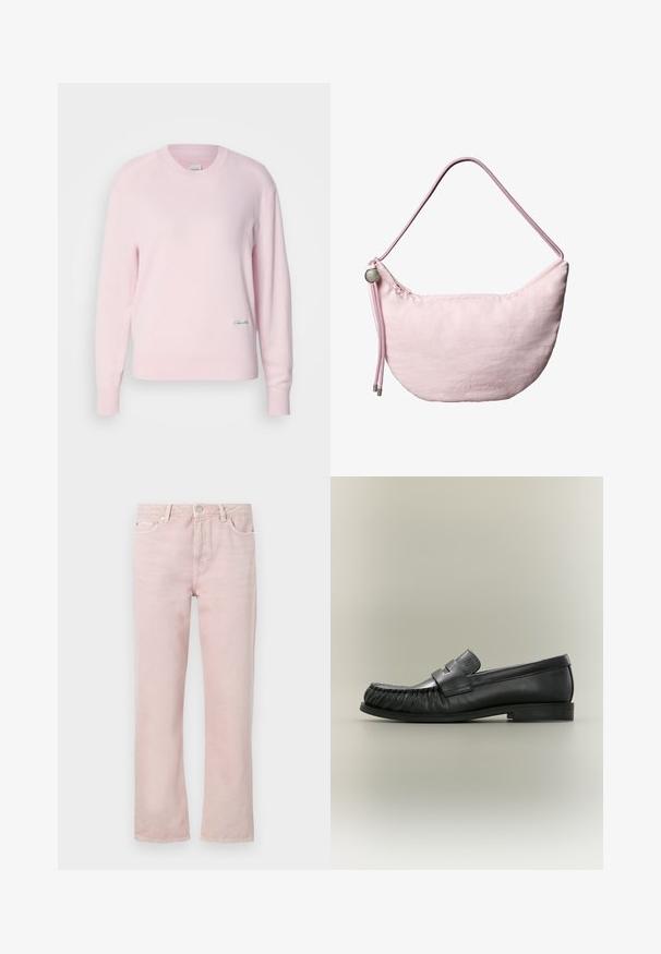 Helles rosa Sweatshirt aus weichem Strickmaterial. Mit Rundhalsausschnitt und langen Ärmeln, versehen mit einem kleinen grünen Logo auf der unteren linken Seite.; Helle rosa Denim-Jeans mit geradem Schnitt, fünf Taschen und Reißverschluss. Enthält Steppdetails und Akzente aus silberfarbenem Metall.; Schwarzer Leder-Pennyloafer mit gerafftem Zehdetail und niedrigem gestapeltem Absatz, seitlich auf neutralem Hintergrund betrachtet.; Weiche, rosafarbene Schultertasche in Mondsichelform mit verstellbarem Kordelriemen, Metallstopper und dezentem, geprägtem "cK"-Logo in der Mitte vorne.