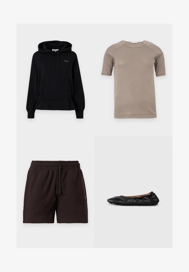 Sweat à capuche noir avec poches avant, capuche à cordon, taille froncée et petit logo blanc « Stine Goya » sur la poitrine.; T-shirt beige à manches courtes avec col rond côtelé et coutures visibles aux manches et à l'encolure, présenté à plat sur un fond blanc.; Shorts à taille élastique noire avec cordon de serrage, devant plat et poches latérales, présentés sur un fond clair uni.; Ballerines en cuir noir avec des détails froncés au col, bout rond et semelle en caoutchouc flexible. Texture lisse dans l'ensemble.