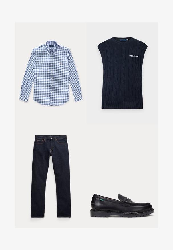 Marineblauw kabelgebreide mouwloze trui met ronde hals, geribde zoom en wit Polo Sport Ralph Lauren-logo op de borst.; Blauw-wit geruit overhemd met lange mouwen, een kraag en een klein geborduurd logo op de linkerborst.; Donkerblauwe denim jeans met vijf zakken, koperen klinknagels en contrasterende stiksels, plat gelegen tegen een witte achtergrond.; Zwarte leren loafer met dikke geprofileerde zool en klein groen "Polo" label aan de buitenkant bij de hiel.