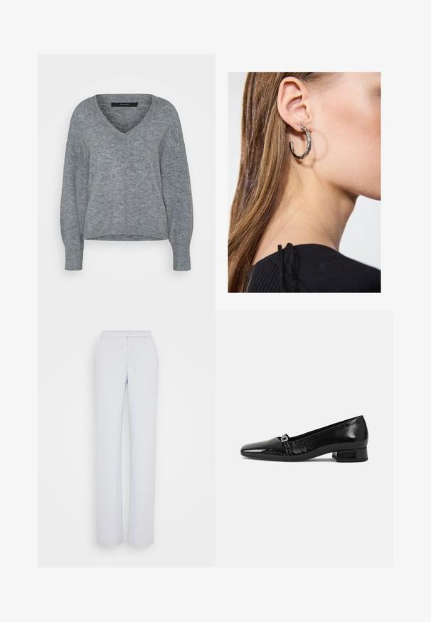 Vero Moda Tall VMJUPITER V NECK PULLOVER - Πουλόβερ - medium grey melange; Ανοιχτό γκρι παντελόνι με ίσια γραμμή, κατασκευασμένο από λείο ύφασμα, με επίπεδο μπροστινό μέρος, ζώνη στη μέση και χωρίς ορατές διακοσμήσεις.; Μαύρες παρφόρμες μπαλέτου από πατενταρισμένο δέρμα με μυτερή μύτη, χαμηλό τετράγωνο τακούνι και μια μικρή μεταλλική λεπτομέρεια στη ζώνη. Λείο υλικό.; Ασημένιο σκουλαρίκι κρίκος με γυαλιστερή φινίρισμα, που διαθέτει μικρές χρυσές λεπτομέρειες και στρογγυλό σχήμα, φορεμένο στον λοβό.