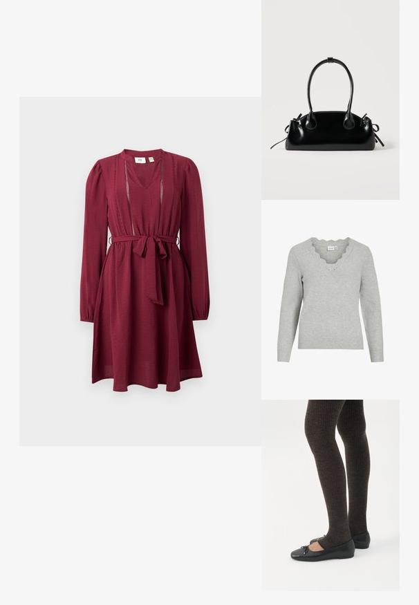 Lys grå sweater med lange ærmer og V-udskæring. Har scallopedkant detaljer og en blød strikket tekstur. Minimalistisk design.; Bordeaux kjole med lange ærmer, V-hals, indsnævret talje og bælte; har delikat syning langs halsudskæringen. Glat stofstruktur.; Ben iført mørke ribbede leggings kombineret med sorte balletsko med små sløjfedetaljer på hvid baggrund.; Lille sort blank håndtaske med to lange håndtag og snøre-detaljer i siden på en ensfarvet lys baggrund.