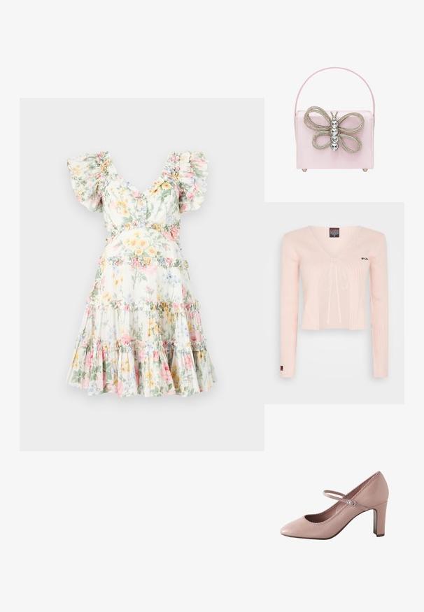 Lyserød strikket cropped top med lange ærmer, V-hals og snørelukning. Har ribbet struktur og subtil branding på brystet.; Blomstret kjole i let stof, med flæset ærmer, dyb V-udskæring og lagdelt nederdel med pastelblomster og matchende flæsede detaljer.; Lyserød læderhøjhælet sko med rundet tå, ankelrem og bølget kant. Har en slank blokhæle for støtte.; Lyserød satin håndtaske med en sommerfugleformet udsmykning, der har sølvmetallic accenter og rhinsten, samt et slankt håndtag.
