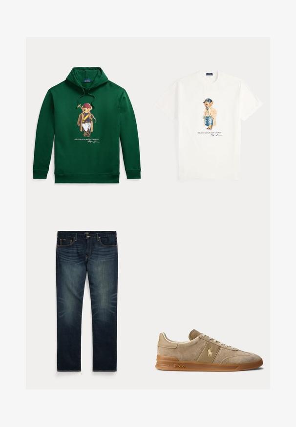 Dunkelgrüner Hoodie mit einer Grafik eines Bären in Polo-Ausrüstung, der einen Schläger hält, beschriftet mit ""Polo Bear by Ralph Lauren"" und Unterschrift darunter.; Weißes T-Shirt mit einem Bären, der einen beigen Mantel, blaue Jeans, eine NY-Kappe und bunte Schuhe trägt, mit dem Text "Polo Bear by Ralph Lauren" darunter.; Dunkelblaue Jeans aus Denim mit dezentem Verblassen an den vorderen Oberschenkeln und orangefarbenen Nähten, mit Knopf- und Reißverschluss sowie fünf Taschen.; Beiger Wildleder- und Leder-Low-Top-Sneaker mit Gummisohle, weißen Schnürsenkeln und Polo-Logo an der Seite und an der Sohle.