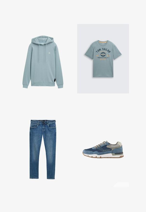 Lys blå hættetrøje med kængurulomme, snøre til hætten og et lille logo på brystet. Blødt stof med ribbede manchetter.; Lys blå bomulds t-shirt med korte ærmer. Udstyret med mørkeblå og orange grafisk tekst: "TOM TAILOR" og "PREMIUM KVALITET." Enkel rund halsudskæring.; Blå denim jeans med lige ben, fem-lomme design, subtil vask på lårene, og en waistband label der angiver størrelse 31/32.; TOM TAILOR LICENCE SNEAKER MIT -BLOCKING - Sneakers - navy