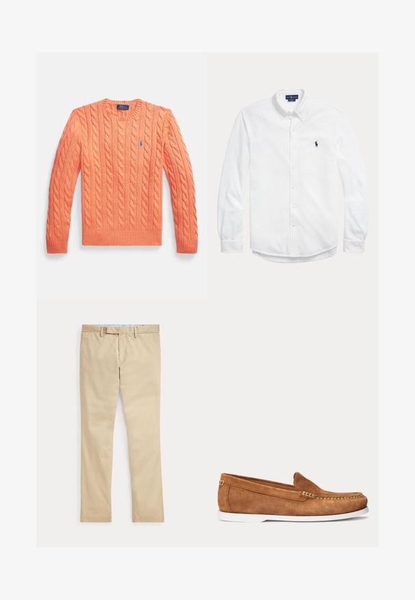 Oranžový sveter s dlhým rukávom a priadzou v pletenom vzore, s okrúhlym výstrihom, rebrovanými manžetami a lemom, s malým modrým logom Polo Ralph Lauren na hrudi.; Biela košeľa s dlhým rukávom na gombíky, golierom na gombíky a malým tmavým logom Polo Ralph Lauren na ľavej strane hrudníka.; Béžové nohavice s rovnými nohavicami, s pútkami na opasok a predným zipsom, položené na bielom pozadí.; Hnedý semišový mokasín s bielou podrážkou a béžovým prešitím pozdĺž špičky a vrchnej hrany, zobrazený z boku na jednoliatej pozadí.