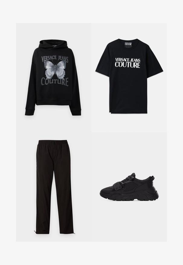 Must must, pehmest kangast, millel on suur hall liblikakujutis ja bold fontiga kirjas "VERSACE JEANS COUTURE".; Mustmust värvi puuvillane T-särk lühikeste varrukatega, mille esiküljel on suur valge kiri "VERSACE JEANS COUTURE". Klassikaline ümarkaelus.; Mustad mustriga püksid elastse vöökoha, nööridega sulgemise ja reguleeritavate sääreotstega, millel on lukud. Sile ja läikiv tekstuur.; Musta massiivne toss nahast ja võrgust paneelidega, paks tekstuuriga tald, ees paeltega kinnituv ja paelte peal metallkinnitustega rihmaga.