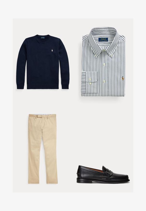 Tmavomodrý sveter s okrúhlym výstrihom a dlhými rukávmi s malým bielym logom Polo Ralph Lauren na ľavej strane hrude.; Zložená biela košeľa s námorníckymi zvislými pruhmi, golier s gombíkmi a vyšívané logo Polo Ralph Lauren na hrudi.; Béžové nohavice s rovnými nohavicami, s pútkami na opasok a predným zipsom, položené na bielom pozadí.; Čierny kožený mokasín s nízkym podpätkom a detailom s penny remienkom, zobrazený z boku na svetlosivom pozadí.