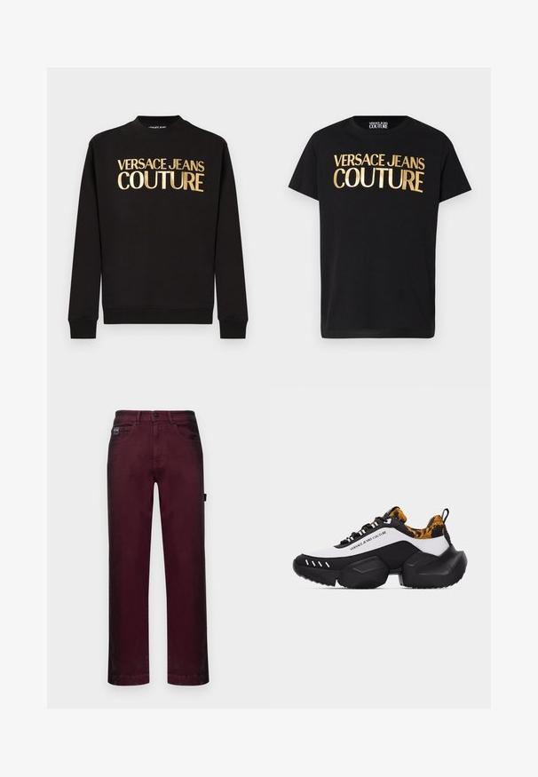 Sort langærmet sweatshirt med ribbet manchetter og guldtryk med teksten "VERSACE JEANS COUTURE" på brystet.; Sort T-shirt med korte ærmer og stort metalisk gult "Versace Jeans Couture"-tryk på forsiden samt rund halsudskæring.; Bordeaux denimbukser med lige pasform, fem lommer, metalknaplukning og bæltestropper til justerbar størrelse.; Kraftig sort og hvid sneaker med overdreven sål, sorte snørebånd, orange mønstret krave og teksten "Versace Jeans Couture" på siden.