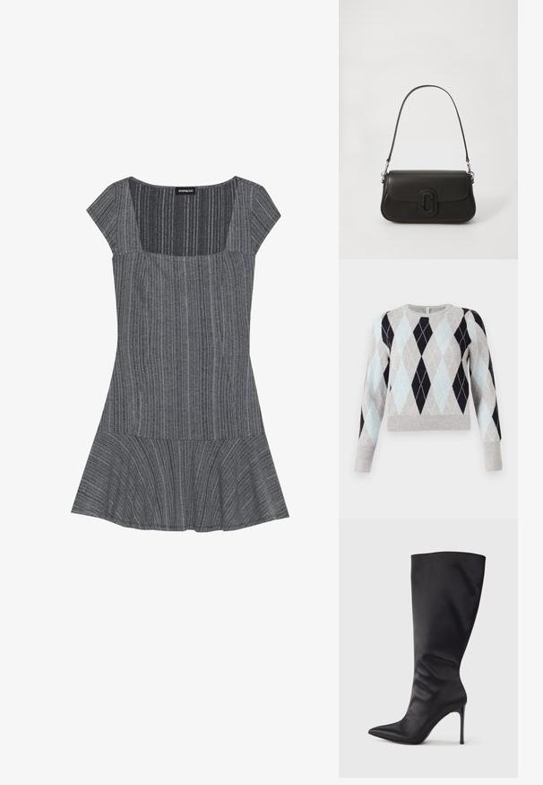 Argyle-mønstret sweater i lyseblå, grå og marineblå. Blødt stof, rund hals, lange ærmer, med ribbestrikket kant og manchetter.; Grå stribet kjole med korte ærmer, firkantet udskæring og flagrende kant. Lavet af struktureret stof, der har et lodret stribedesign.; Sort knæhøj stiletstøvle lavet af glat, glansfuldt materiale; spids tå; tætsiddende pasform med let samling nær anklen; skinnende hæl.; Sort læderhåndtaske med en struktureret form, flad top, tynd rem og en fremtrædende logo-accents på fronten. Glat tekstur.
