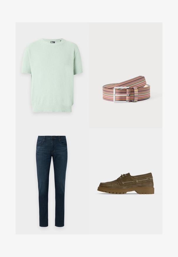 Suéter de punto de manga corta color verde claro con puños, dobladillo y cuello redondo acanalados, hecho de tela texturizada.; Jeans oscuros de corte slim con cinco bolsillos, cierre frontal de botón y cremallera, exhibidos sobre un fondo blanco.; Mocasín marrón de piel de ante con cordones, suela gruesa de goma con tacos y cordones decorativos de cuero en los lados.; Cinturón de cuero enrollado con un patrón de rayas horizontales de colores y una hebilla rectangular plateada sobre un fondo liso.