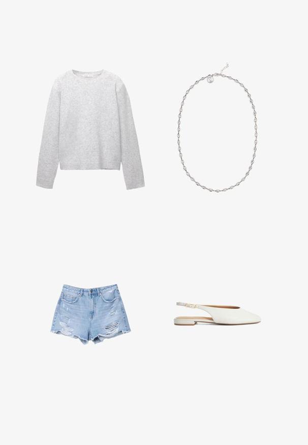 Hellgrauer, langärmeliger Strickpullover mit gerippten Bündchen, Saum und Rundhalsausschnitt, flach auf weißem Hintergrund liegend.; Helle blaue Jeansshorts mit fransigen Säumen und distressierten Details, ausgestattet mit Fronttaschen und einem Knopfverschluss.; Weißer Leder-Slingback-Flachschuh mit quadratischer Spitze und goldener Schnalle an einem niedrigen Absatz.; Silberne Kettenhalskette mit ovalen Gliedern, die ein verdrehtes Design aufweist. Mit einem Karabinerverschluss und verstellbarer Länge für optimalen Sitz.