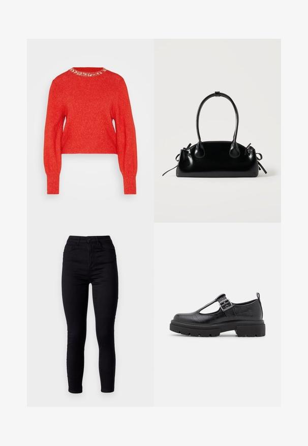 Rød striktrøje med rund halsudskæring, der har en perlekant. Lange ærmer med ribbede manchetter og en cropped længde. Blød tekstur.; Sorte skinny jeans med høj talje, lavet af stræk denim. Har en lukning med knap foran og to baglommer. Glat tekstur.; Sort faux lædersko med krokodillestruktur, rund tå, ankelstrop med metalspænde og en kraftig gummisål.; Lille sort blank håndtaske med to lange håndtag og snøre-detaljer i siden på en ensfarvet lys baggrund.