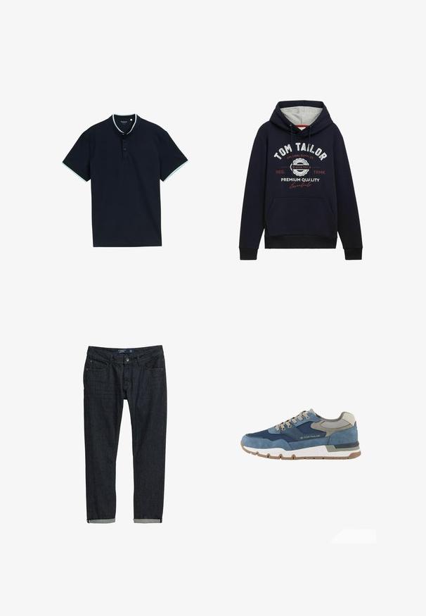 Dunkelblaue Hoodie aus einem Baumwollgemisch mit grauem Kapuzenfutter, Taschen auf der Vorderseite und weiß/rotem Grafikslogan auf der Brust. Rippstrickbündchen und Saum.; Marineblaues Poloshirt aus strukturiertem Stoff, mit Stehkragen, drei Knöpfen und hellblauen Akzenten am Kragen und den Ärmeln.; Dunkelblaue Jeans mit Slim-Fit, mit hochgekrempelten Säumen, klassischem Fünf-Taschen-Design und Knopfverschluss, vor einem weißen Hintergrund.; TOM TAILOR LICENCE SNEAKER MIT -BLOCKING - Sneaker low - navy